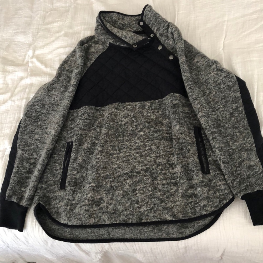 Abercrombie snap up fleece
